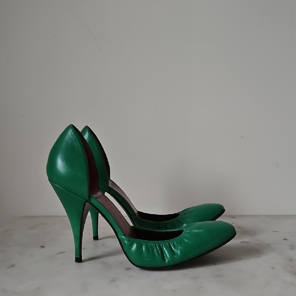 PIERRE HARDY:  Emerald Green Stretch Leather Heels